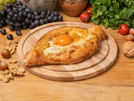 Хачапури по-аджарски